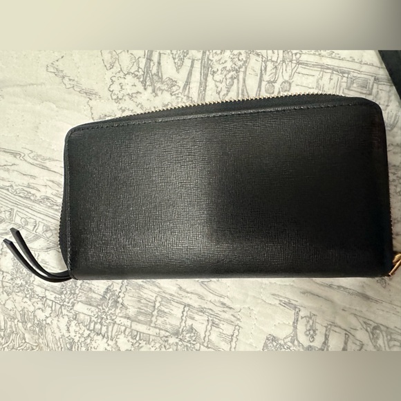 Tory Burch Women's Robinson Zip Continental Wallet nwt - Picture 8 of 14